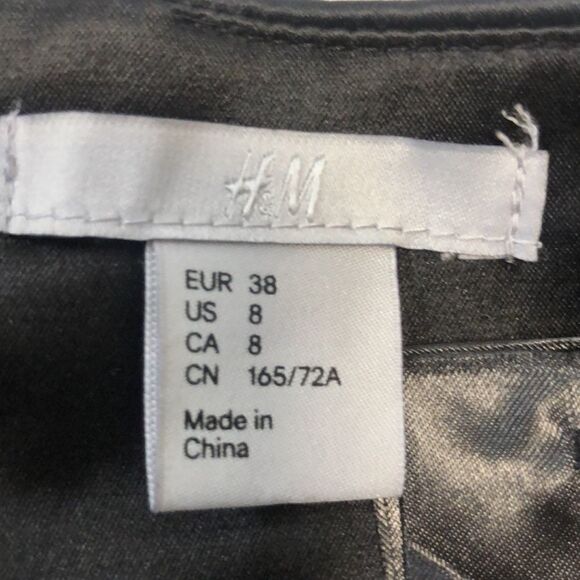 Women’s H & M Gray Lace Pencil  Skirt w/Zippered Back Size 8 - Picture 6 of 8